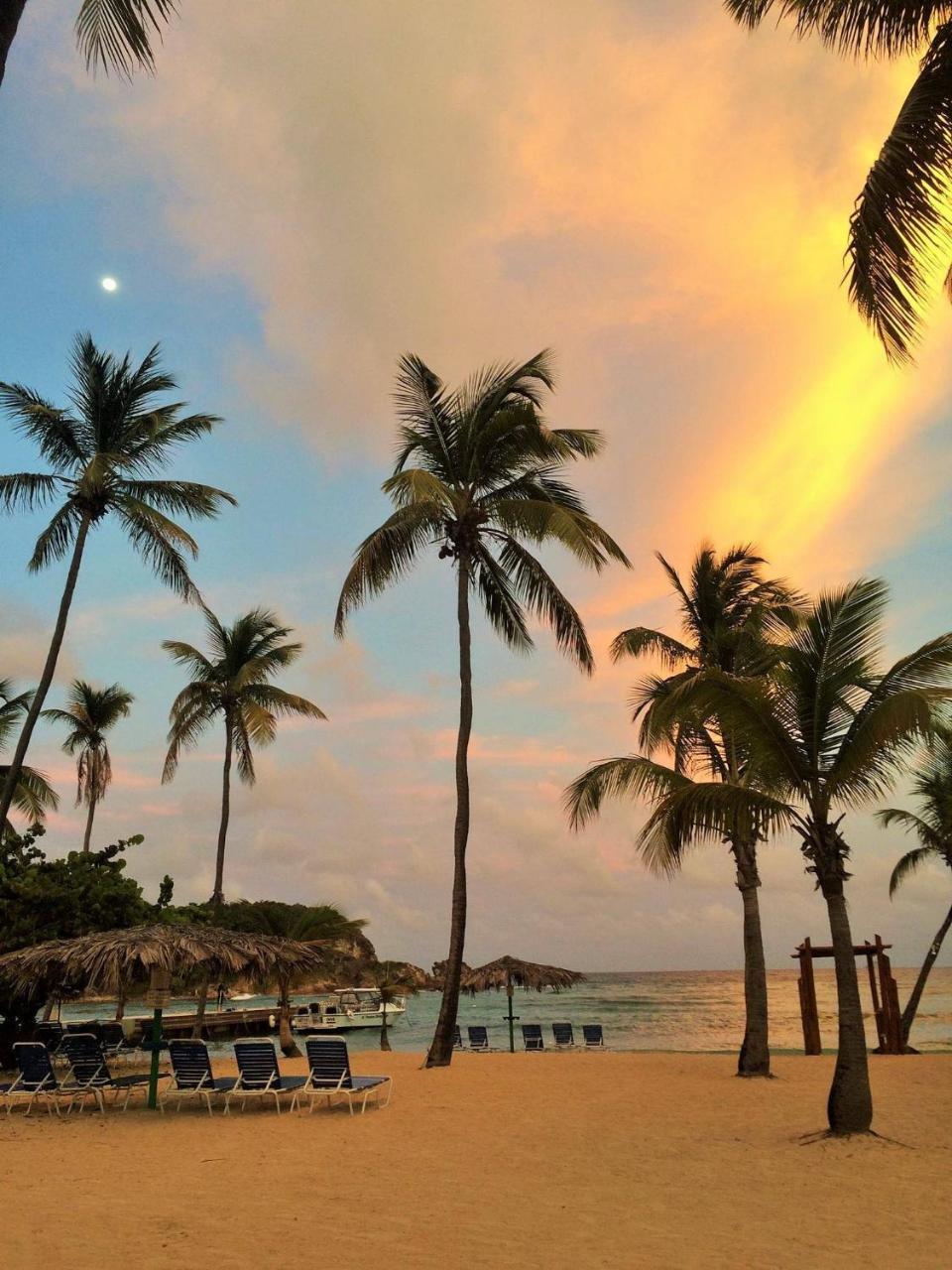 โบลองโก เบย์ บีช รีสอร์ต Hotel Bolongo ภายนอก รูปภาพ