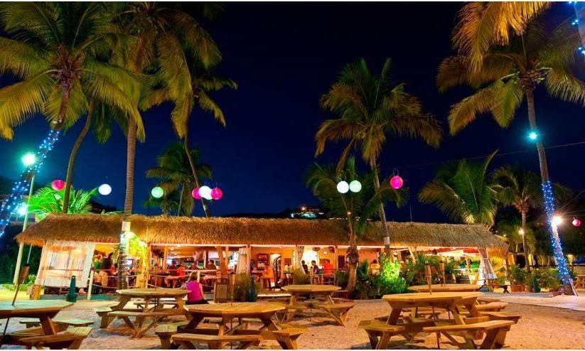 โบลองโก เบย์ บีช รีสอร์ต Hotel Bolongo ภายนอก รูปภาพ